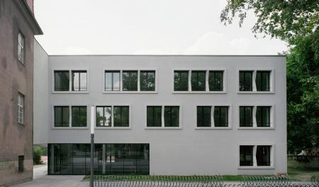 Arndt Gymnasium Vorderansicht Erweiterungsbau